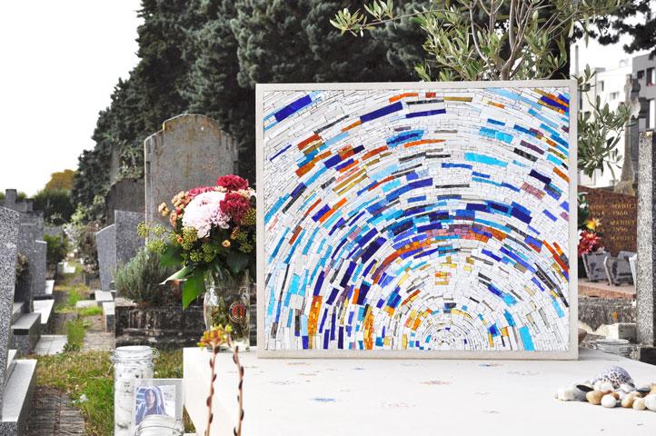 stèle funéraire en mosaïque